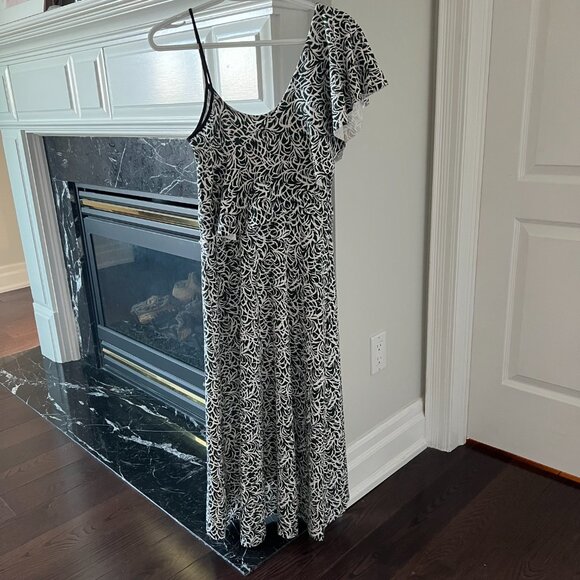 Club Monaco Black and White Asymmetrical Dress - Picture 6 of 7